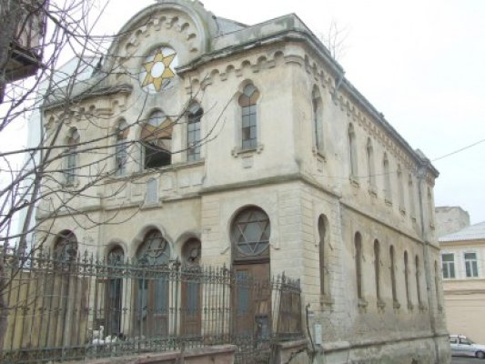 Templul Coral, reabilitat cu bani de la Guvern. Sinagoga din Constanţa, o ruină!